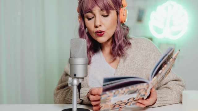 Dicas de livros e podcasts para mulheres empreendedoras